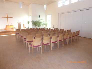 Preview: Kirchenstuhl und Gemeindestuhl Halle, Massivholzstapelstuhl Preview: Kirchenstuhl und Gemeindestuhl Halle, Massivholzstapelstuhl