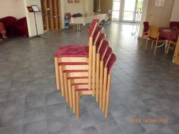 Kirchenstuhl und Gemeindestuhl Halle, Massivholzstapelstuhl