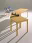 Preview: Quadrattisch mit Massivholzgestell, runde Tischbeinde