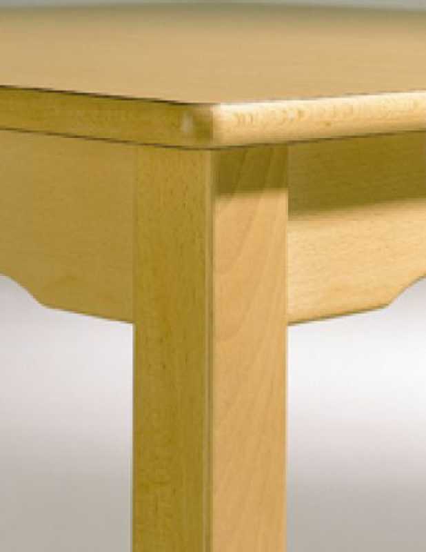 Quadrattisch mit Massivholzgestell, quadratische Tischbeine